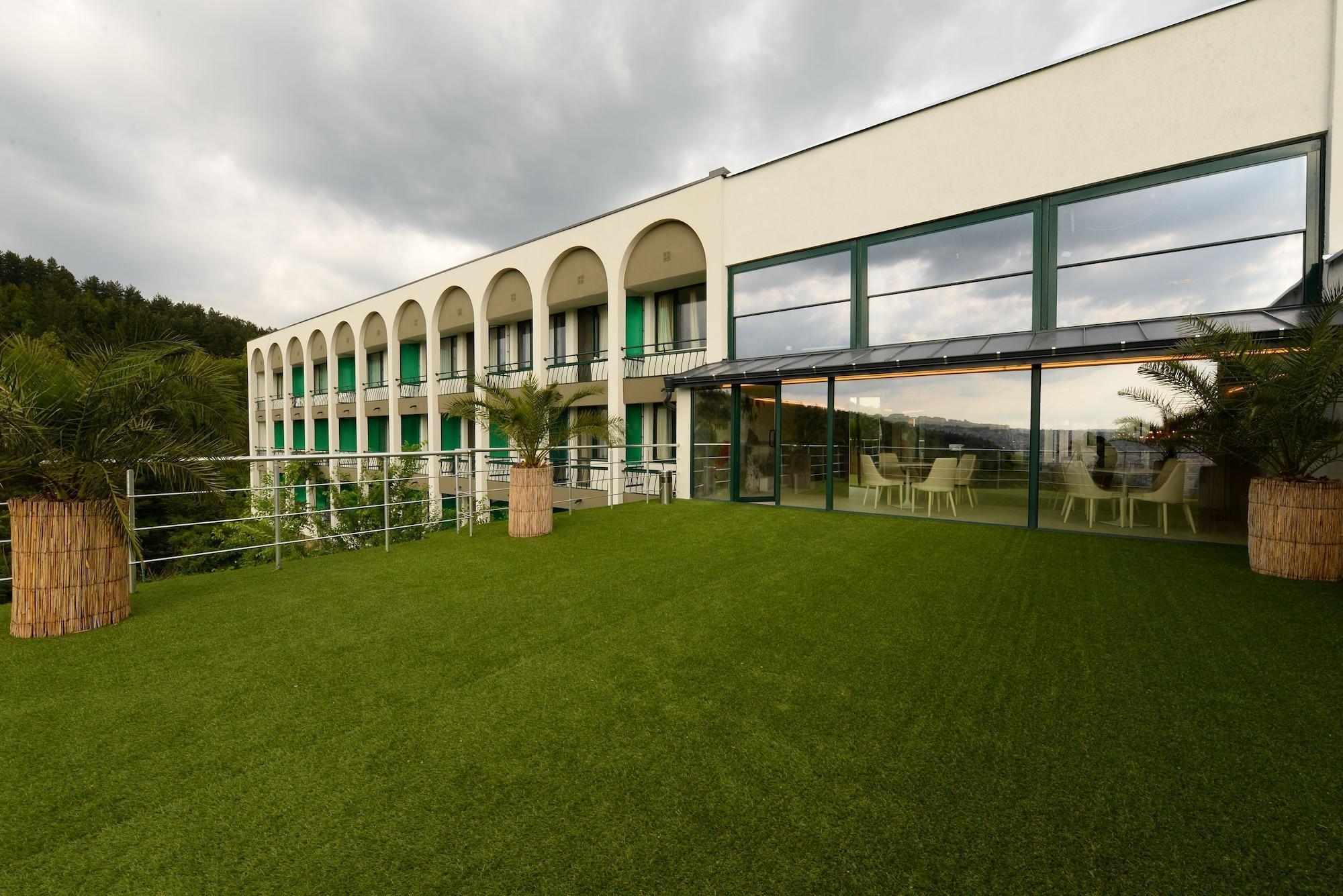 Park Hotel Raya Garden - Free Parking Veliko Tŭrnovo Exterior foto