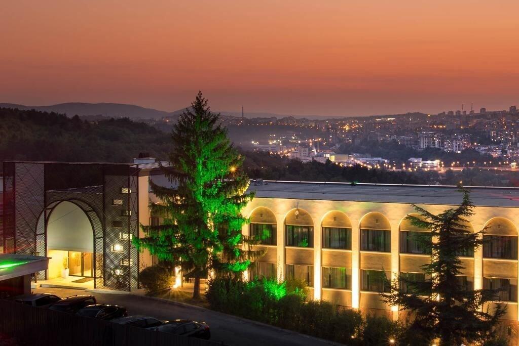 Park Hotel Raya Garden - Free Parking Veliko Tŭrnovo Exterior foto