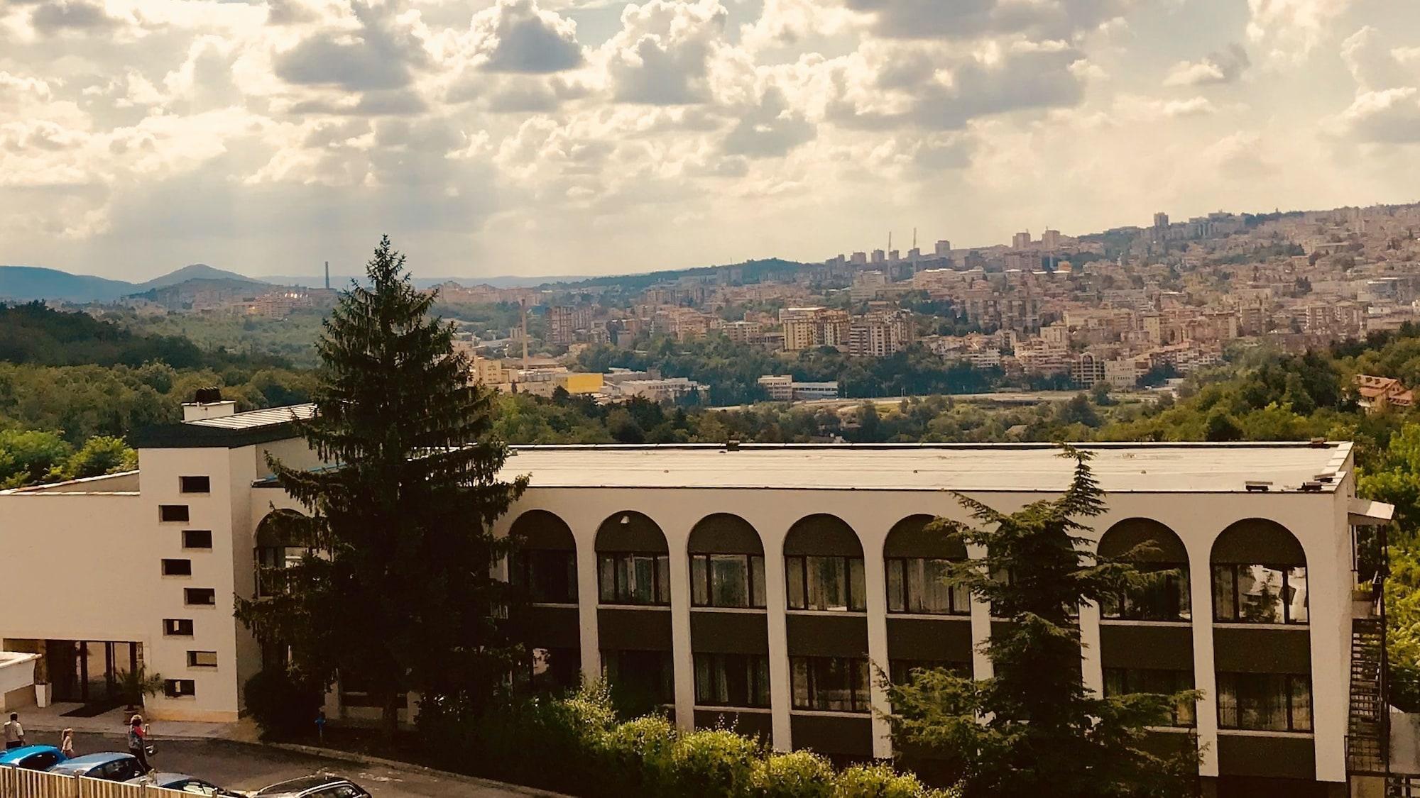 Park Hotel Raya Garden - Free Parking Veliko Tŭrnovo Exterior foto