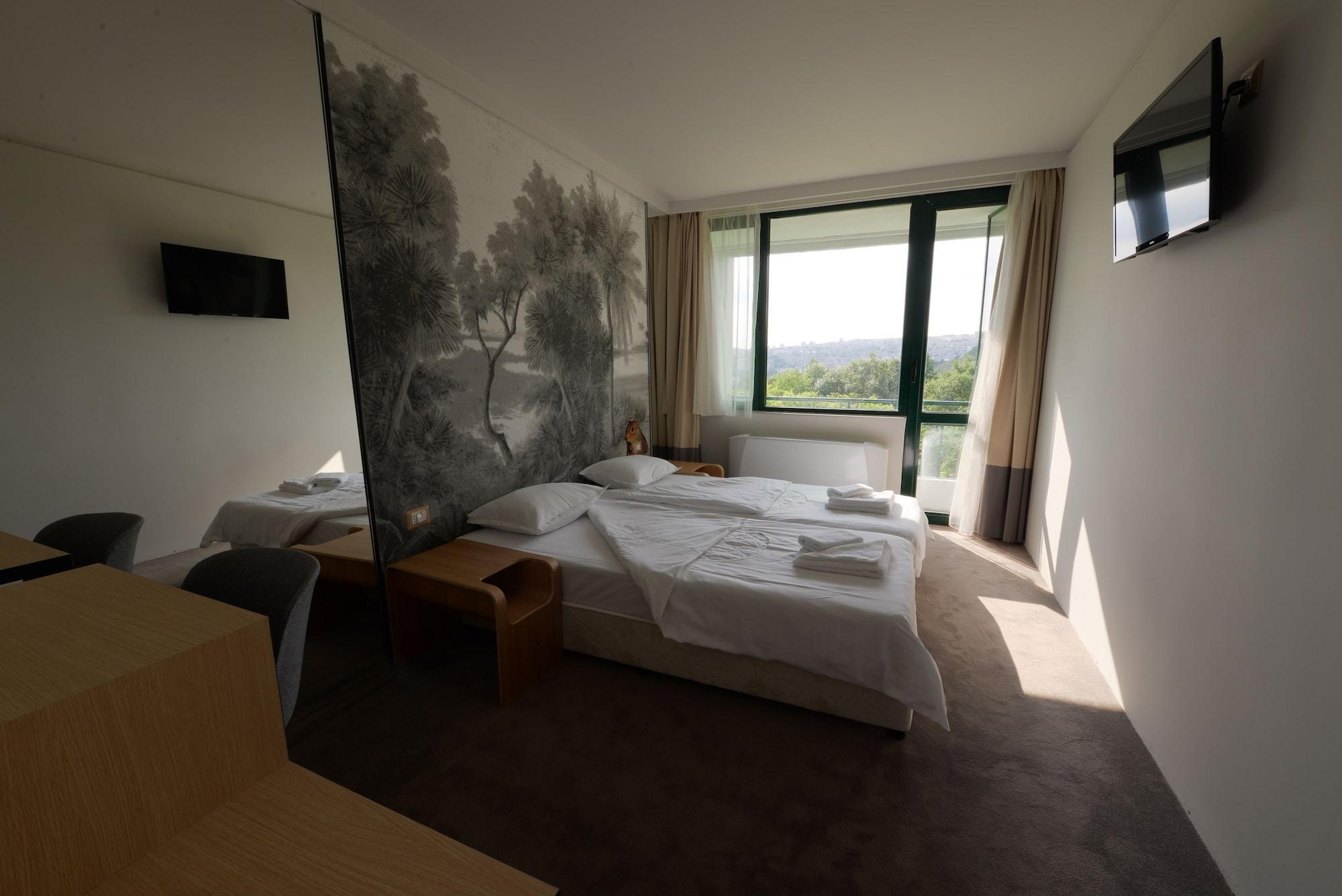 Park Hotel Raya Garden - Free Parking Veliko Tŭrnovo Exterior foto