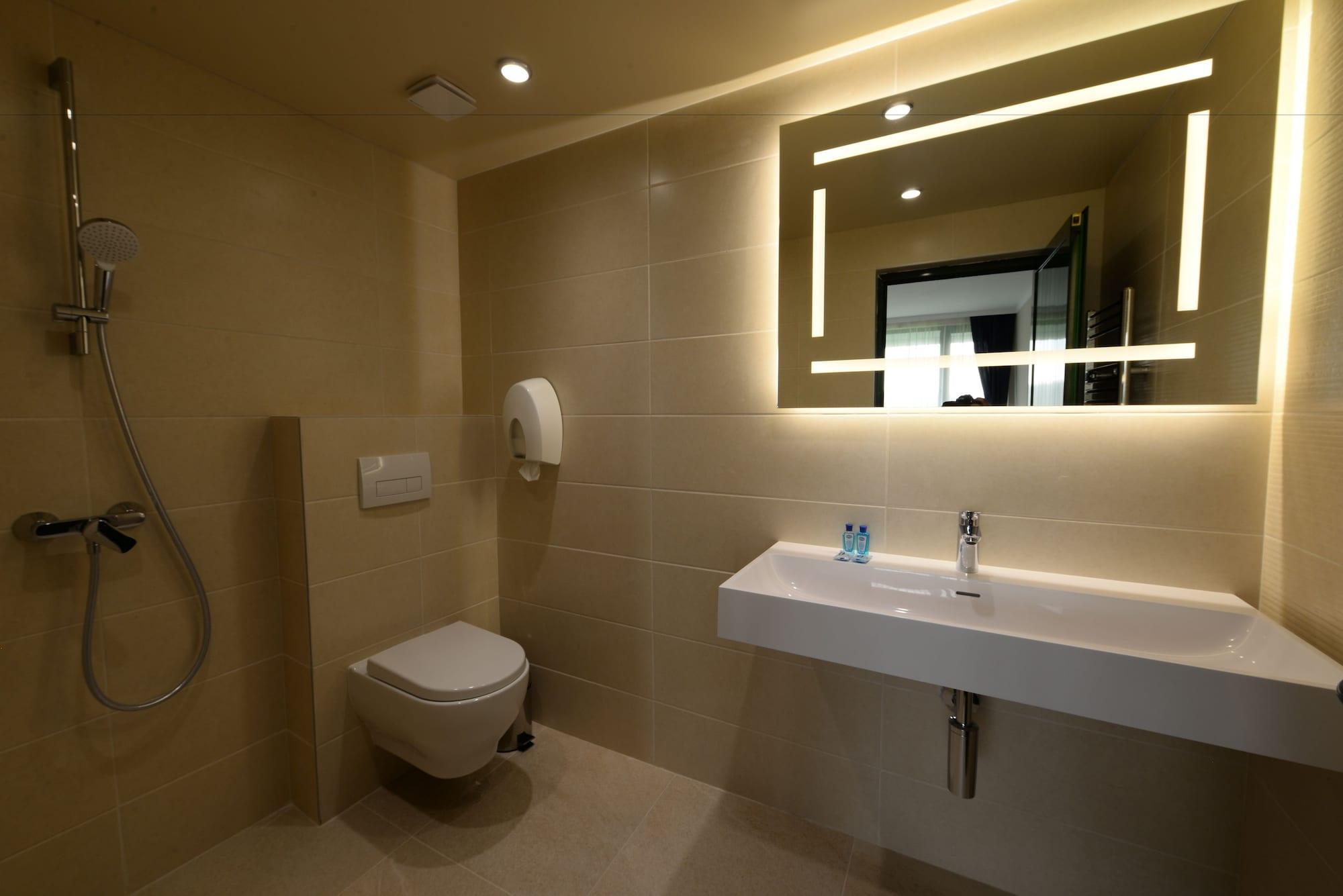 Park Hotel Raya Garden - Free Parking Veliko Tŭrnovo Exterior foto