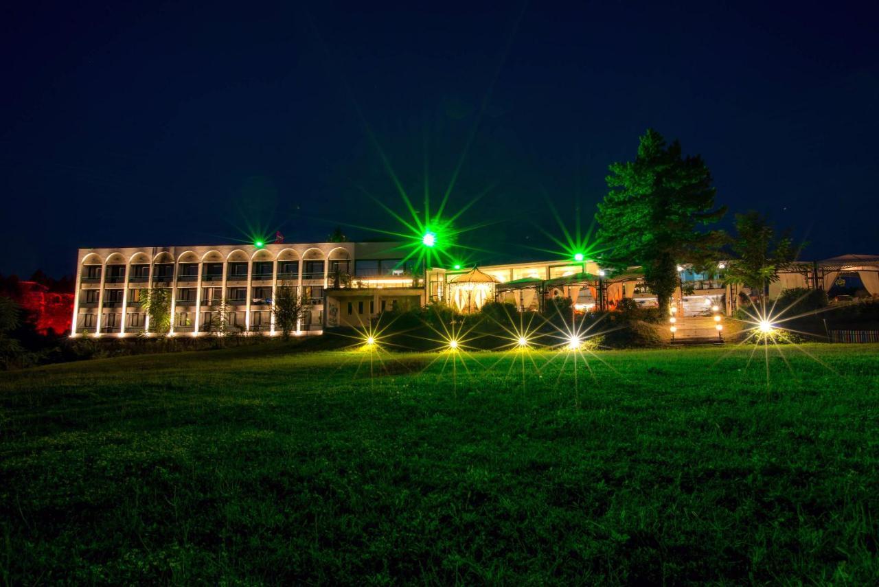 Park Hotel Raya Garden - Free Parking Veliko Tŭrnovo Exterior foto